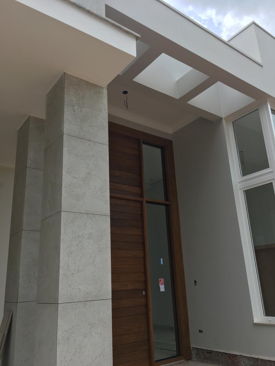 Casa Moderna com Placa